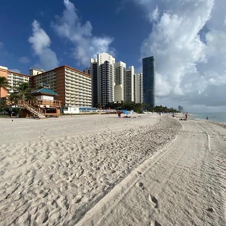 Beachfront Condo In Miami! Санни Айлес Экстерьер фото
